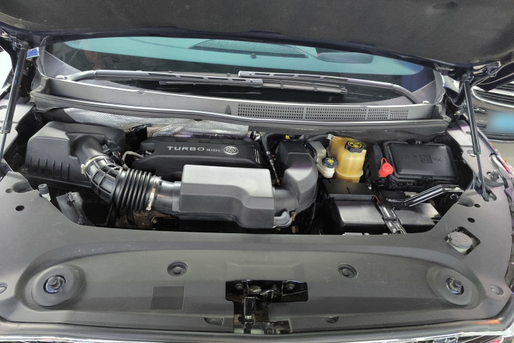 别克GL8 2020款 Avenir艾维亚 四座尊礼版机舱底盘24