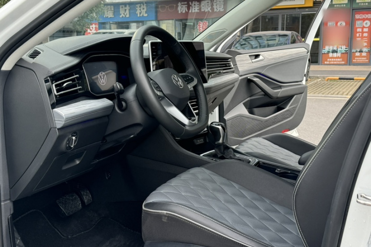 大众 速腾 2023款 300TSI DSG超越版中控内饰7002