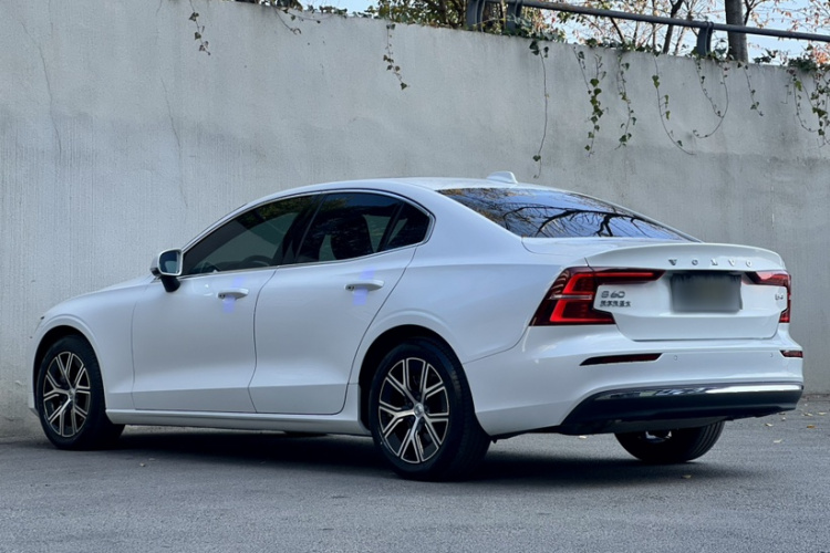 沃尔沃S60 2024款 B4 智逸豪华版车身外观6001