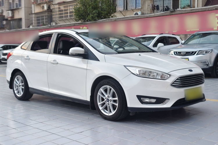 福特 福克斯 2015款 三厢 1.6L 自动风尚型车身外观6002