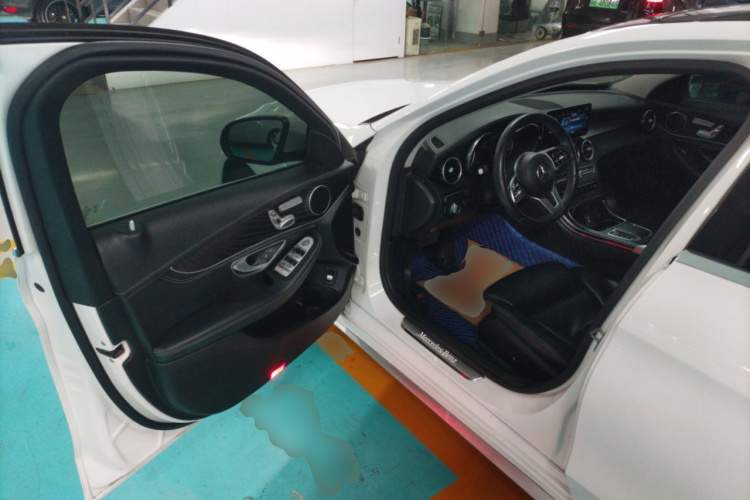 奔驰C级 2019款 C 260 L 运动版中控内饰7003