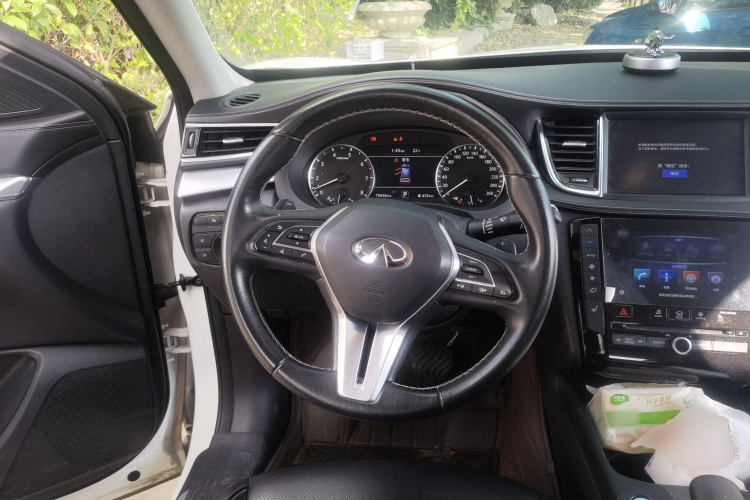 英菲尼迪QX50 2018款 2.0T 四驱菁英版局部细节13