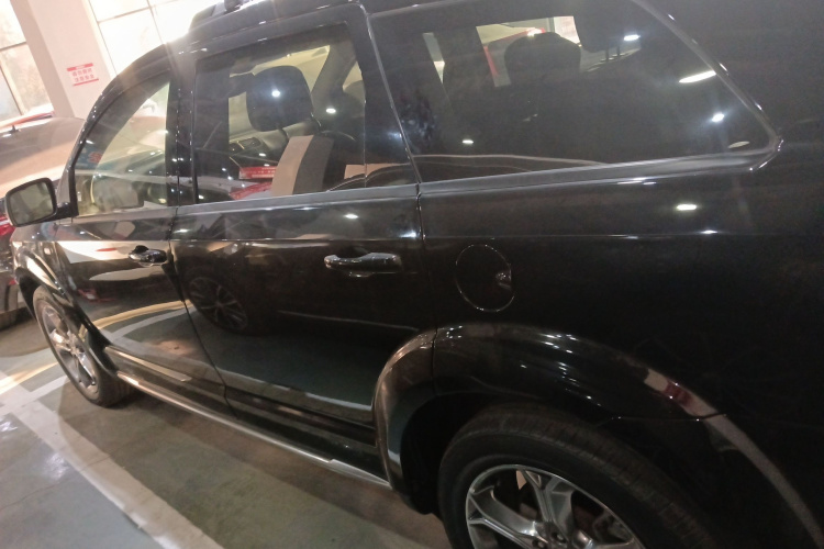 道奇 酷威 2016款 2.4L 两驱旅行版车身外观6003