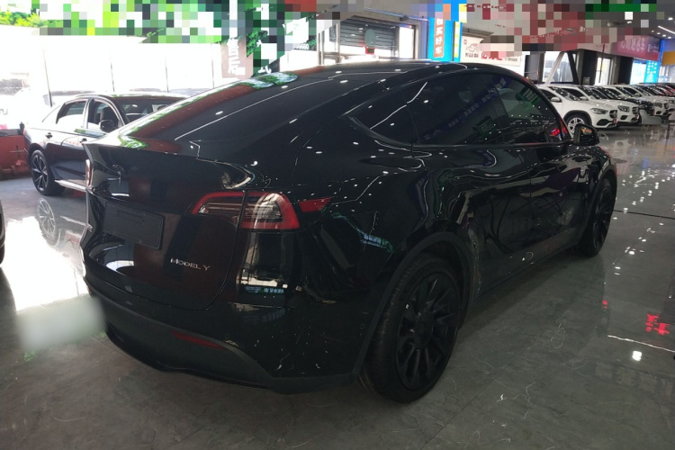 特斯拉 Model Y 2022款 改款 后轮驱动版车身外观7
