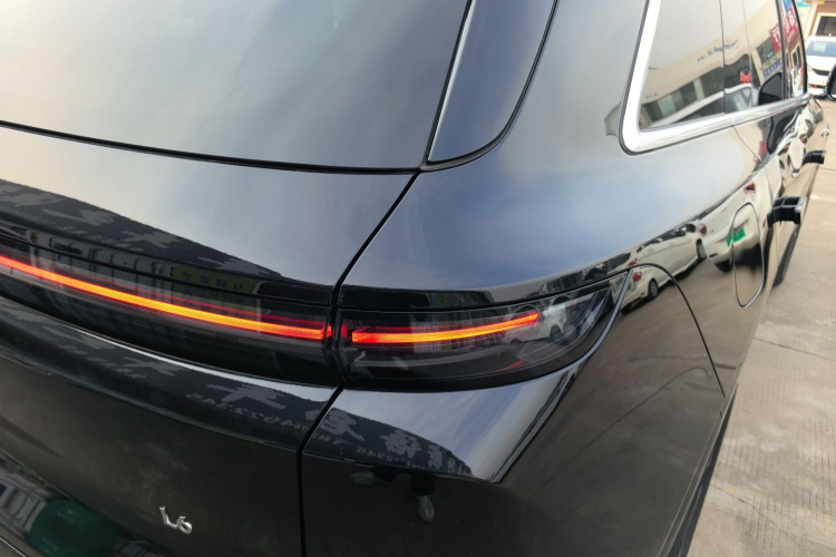 理想汽车 理想L6 2025款 Pro 智能焕新版车身外观9