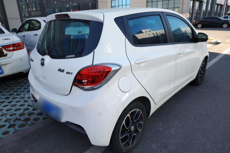 长安 奔奔 2015款 1.4L IMT豪华型 国V车身外观6005