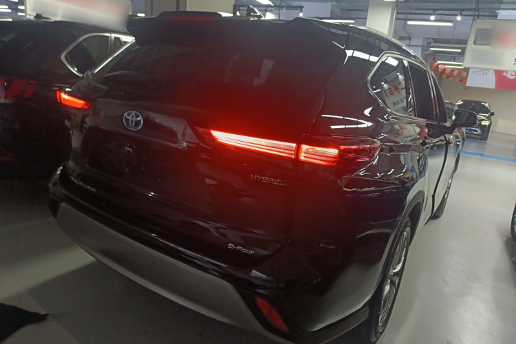 丰田 汉兰达 2022款 双擎 2.5L 四驱尊贵版 7座车身外观7