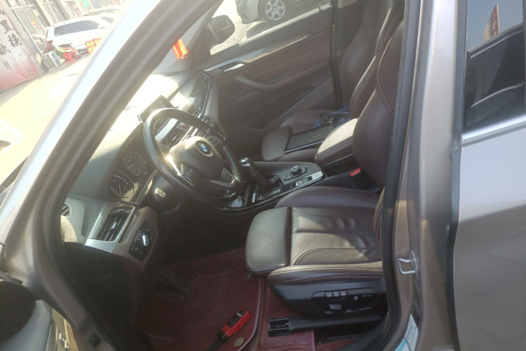 宝马X1 2019款 sDrive18Li 尊享型中控内饰19