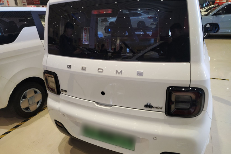 吉利银河 2023款 熊猫mini 200km 耐力熊车身外观6