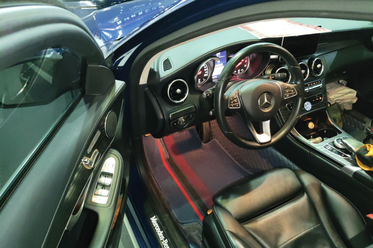 奔驰C级 2018款 C 200 L 运动版中控内饰20