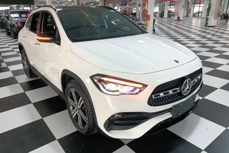 奔驰GLA 2022款 GLA 220 4MATIC车身外观3