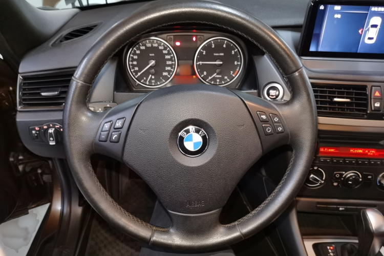 宝马X1 2013款 sDrive18i 时尚型局部细节13