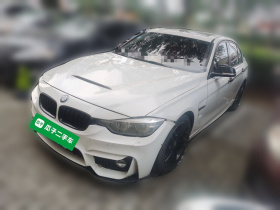 宝马3系 2019款 320i M运动曜夜版