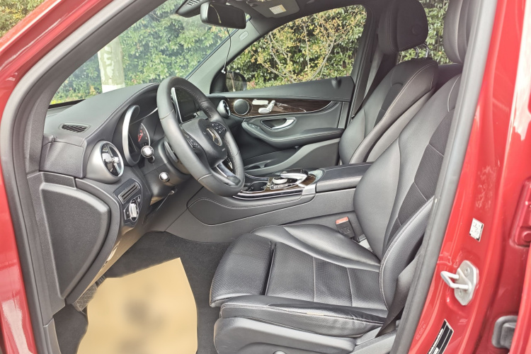 奔驰GLC 2016款 GLC 260 4MATIC 动感型中控内饰7001