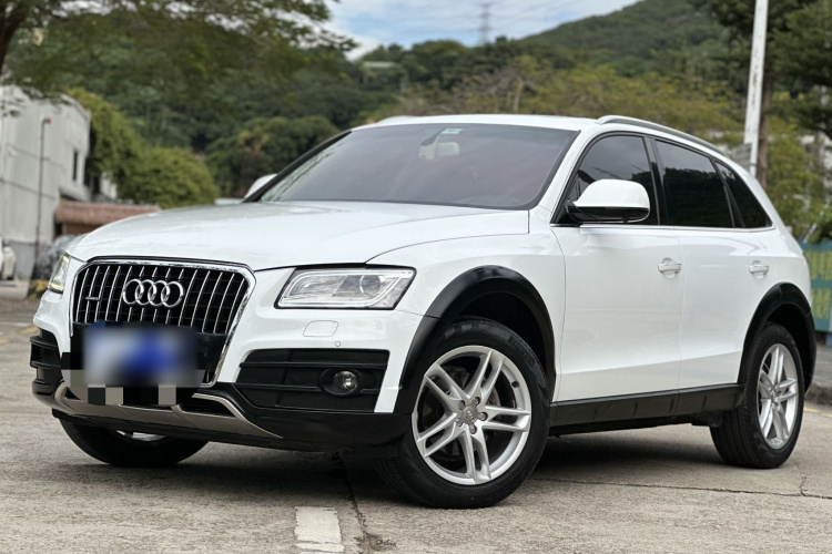 奥迪Q5 2018款 典藏版 40 TFSI 技术型车身外观1