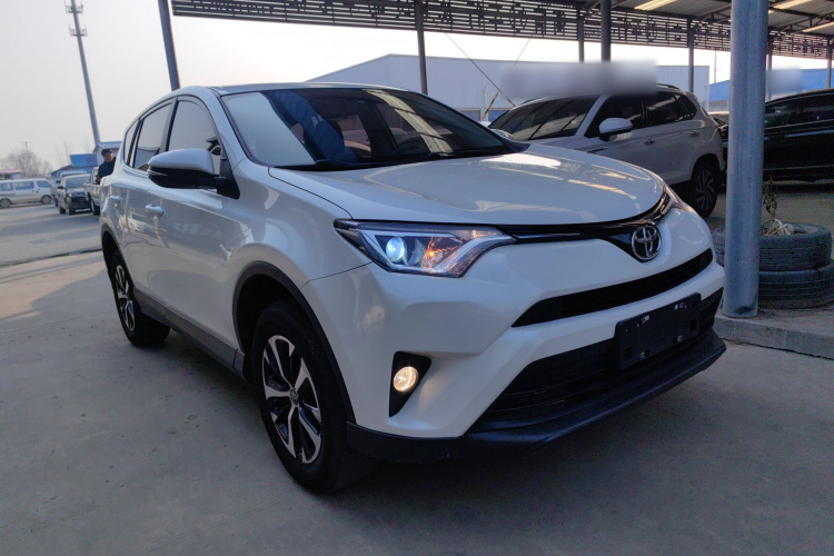 丰田 RAV4荣放 2019款 2.0L CVT两驱先锋版 国V车身外观3