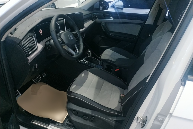 大众 探岳X 2023款 330TSI 两驱尊贵高能版中控内饰19