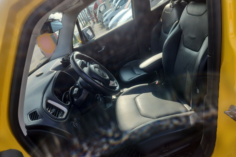 Jeep 自由侠 2016款 1.4T 自动智能版中控内饰19