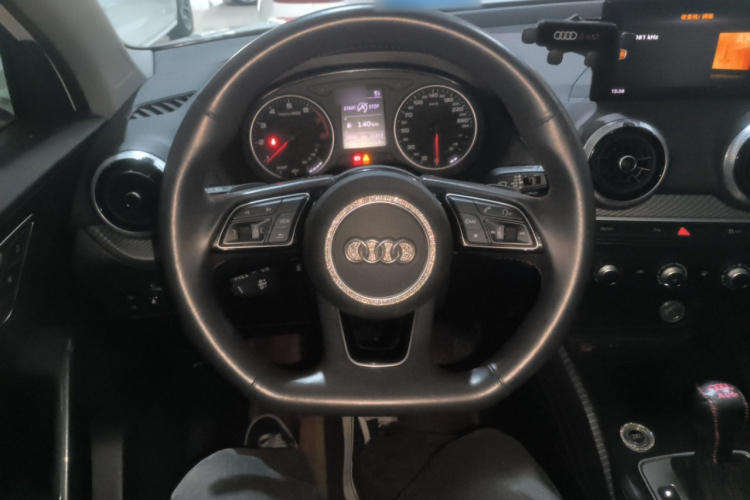 奥迪Q2L 2022款 35 TFSI 进取动感型中控内饰13