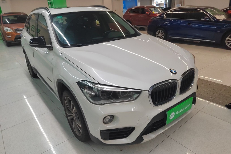 宝马X1 2016款 sDrive20Li 豪华型车身外观3