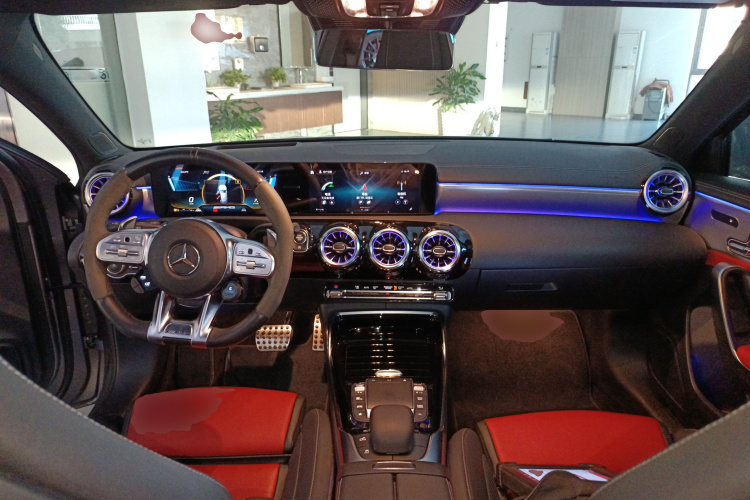 奔驰A级AMG(进口) 2022款 AMG A 45 4MATIC+中控内饰12