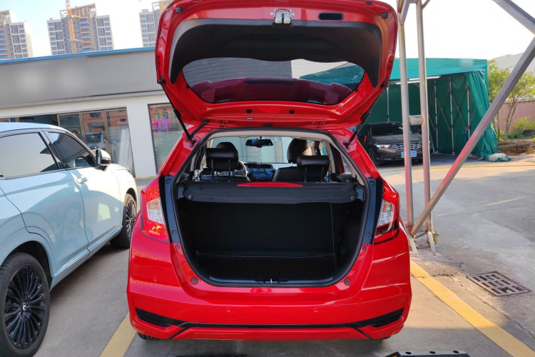 本田 飞度 2018款 1.5L CVT舒适天窗版机舱底盘23