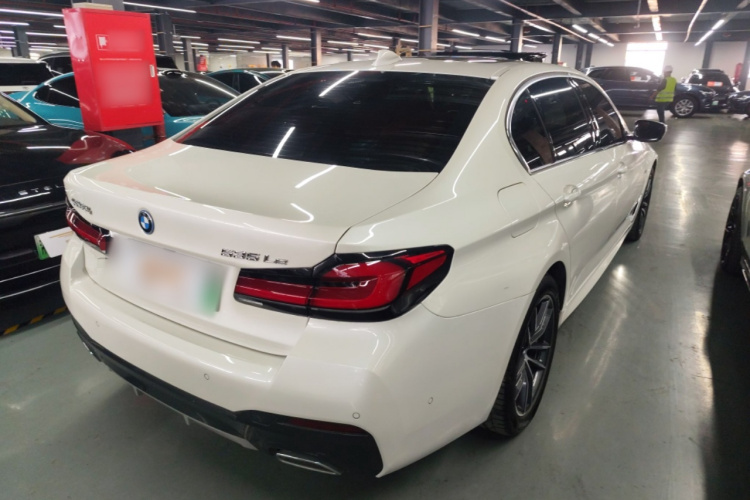 宝马5系新能源 2022款 改款二 535Le 先锋版M运动套装车身外观7