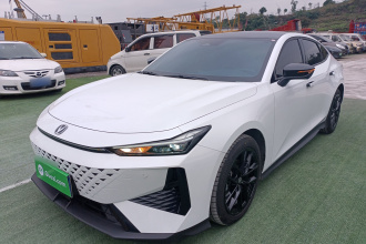 长安UNI-V 2024款 1.5T 尊贵型