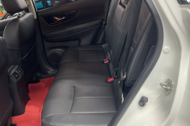 日产 奇骏 2023款 经典 2.0L 两驱智联舒享版中控内饰7001