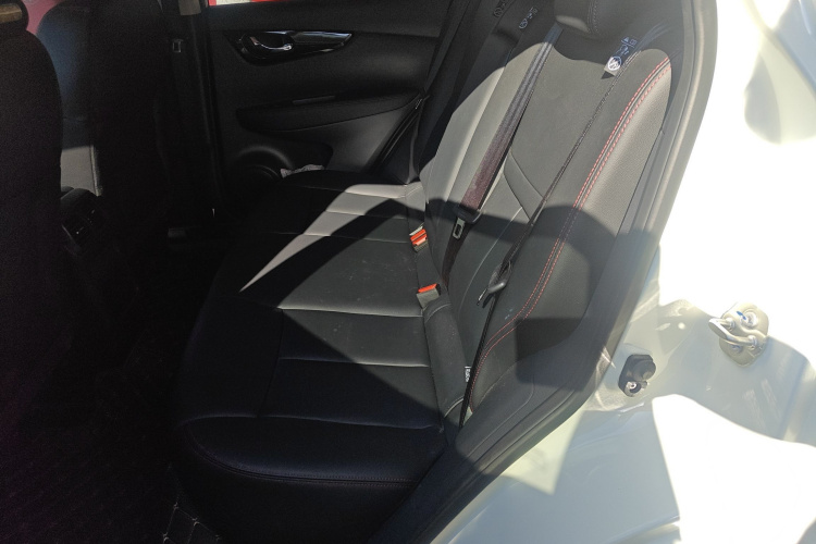 日产 逍客 2023款 经典 2.0L CVT XV舒适版中控内饰21