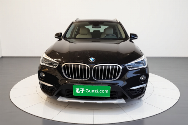 宝马X1 2019款 xDrive20Li 尊享型车身外观2