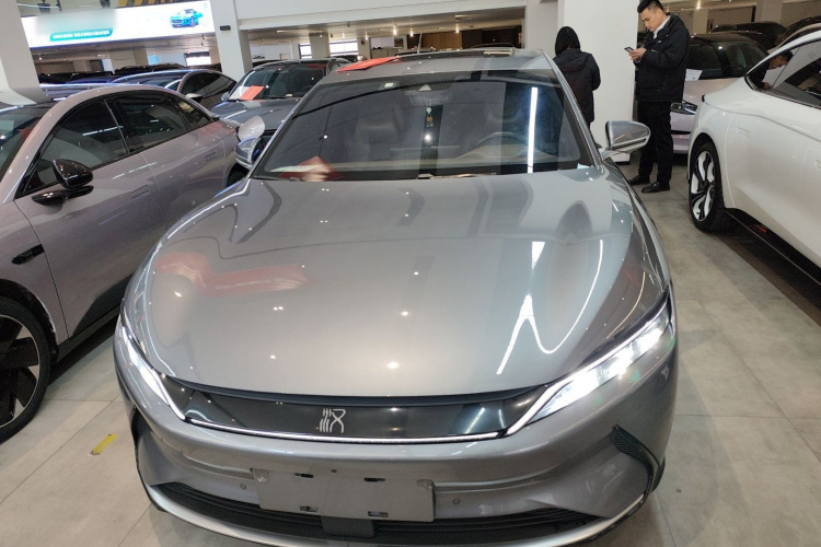 比亚迪 汉 2020款 EV 超长续航版豪华型车身外观2