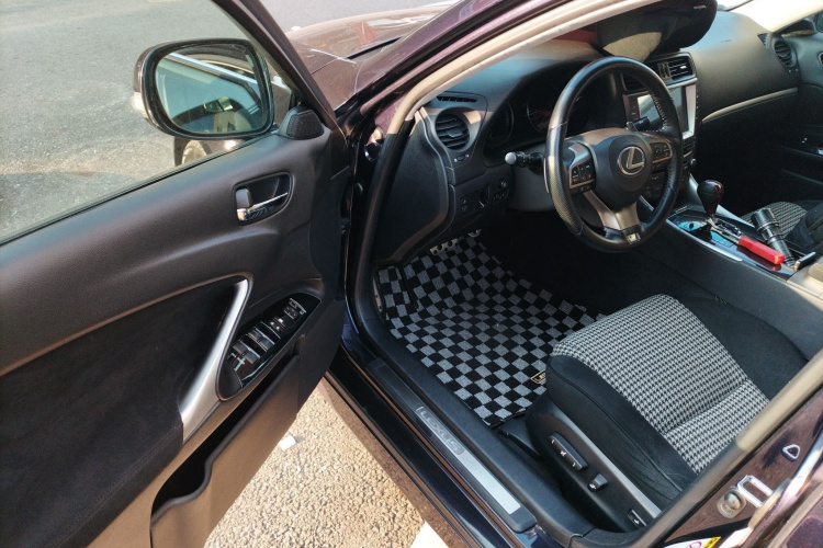 雷克萨斯IS 2011款 250 运动版中控内饰20