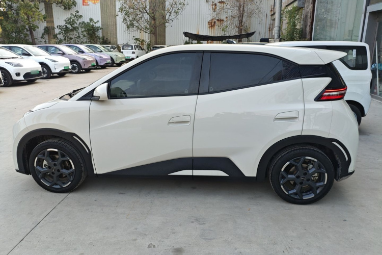 比亚迪 海鸥 2025款 305km 自由版车身外观4