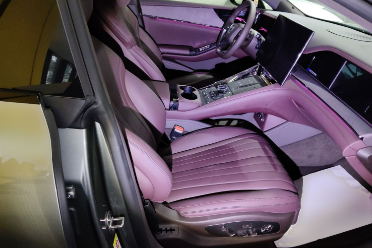 腾势Z9GT 2024款 1100四驱Pro版局部细节41