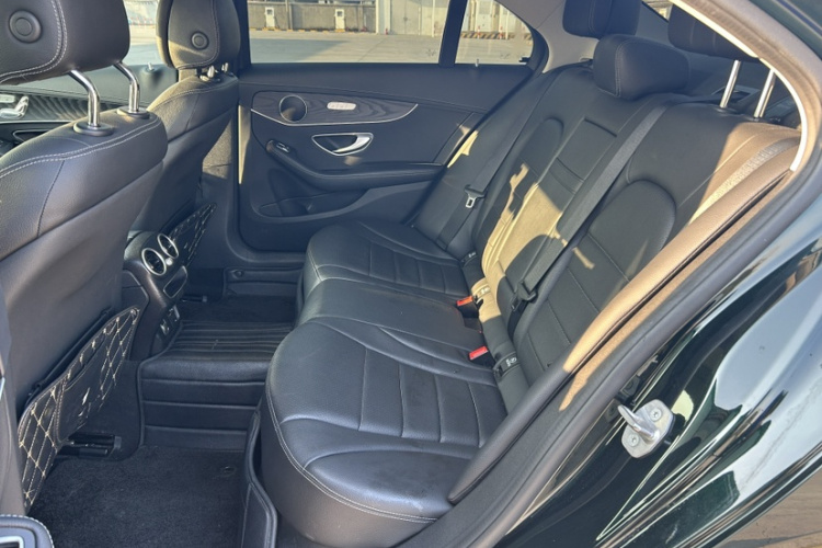 奔驰C级 2021款 C 260 L 运动版中控内饰7004