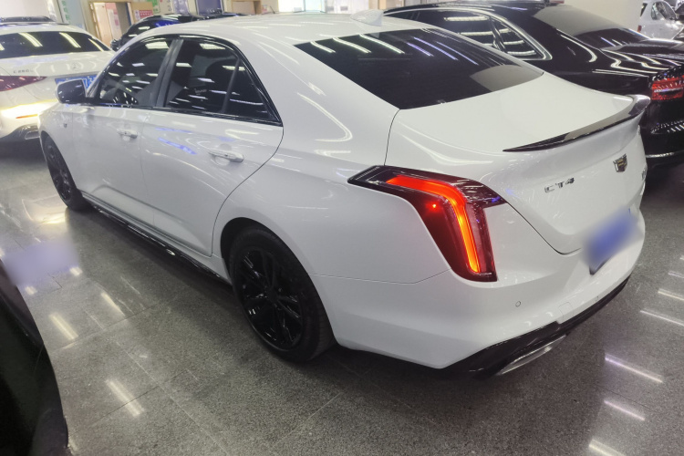 凯迪拉克CT4 2021款 28T 风尚型车身外观4