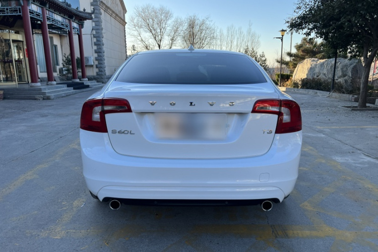 沃尔沃S60 2017款 S60L T3 智进版车身外观6004