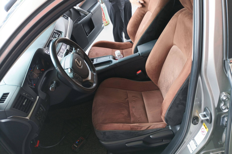 雷克萨斯CT 2014款 CT200h 精英版 单色局部细节19