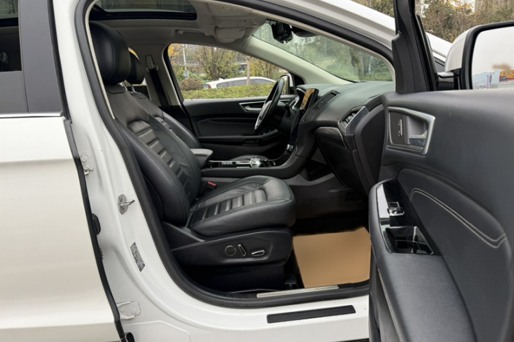 福特 锐界 2020款 EcoBoost 245 两驱豪锐型 7座中控内饰7010