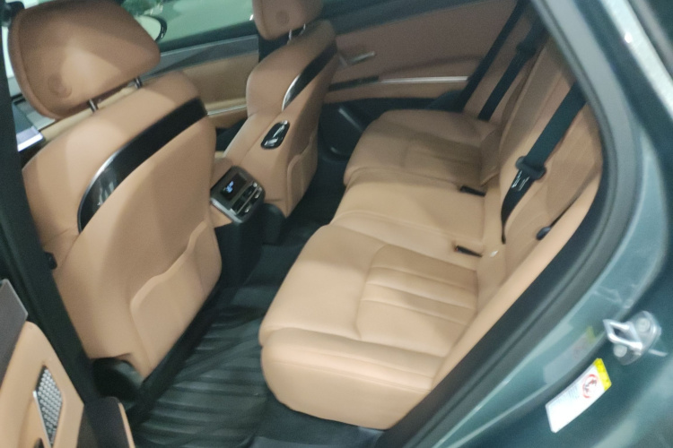 比亚迪 汉L 2025款 DM-p 四驱激光雷达旗舰型中控内饰7004