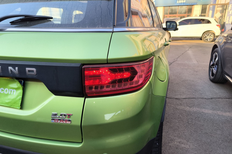 陆风X7 2015款 2.0T 全景尊贵版车身外观9