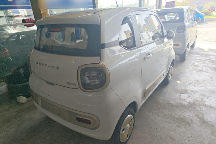 奔腾小马 2026款 222km 闪耀马车身外观7