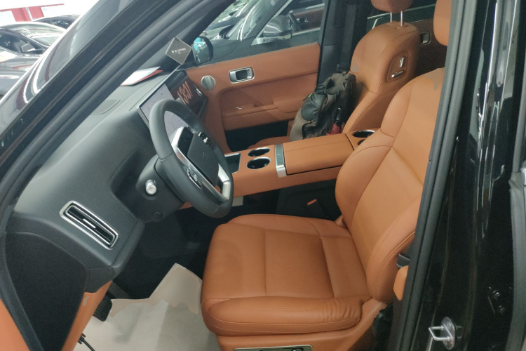 理想汽车 理想L8 2023款 Air中控内饰19