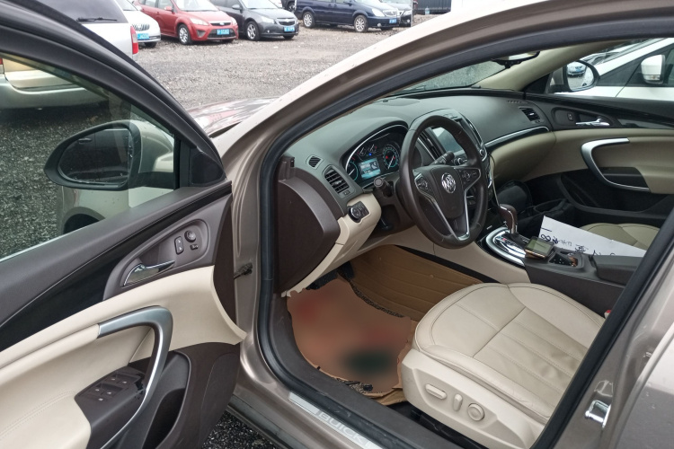 别克 君威 2014款 2.0L 精英时尚型中控内饰20