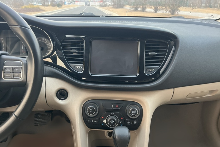 菲亚特 菲翔 2012款 1.4T 自动尊享版中控内饰7003