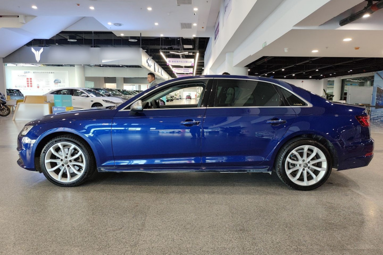 奥迪A4L 2018款 30周年年型 40 TFSI 时尚型车身外观4