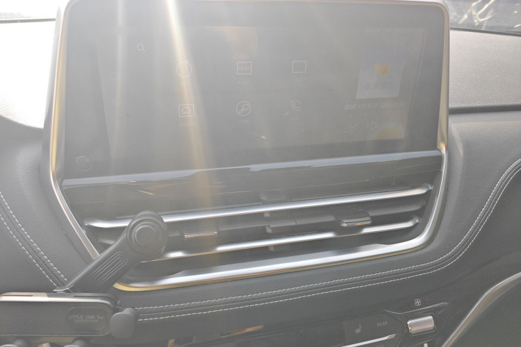 上汽大通MAXUS 大通G20 2020款 2.0T 汽油自动豪华行政版局部细节16