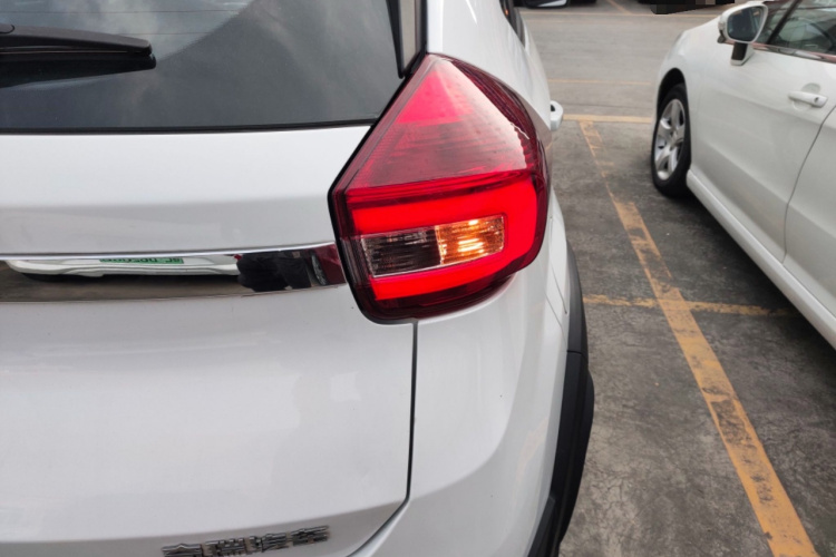 奇瑞 瑞虎3X 2018款 1.5L 手动精英版车身外观6001