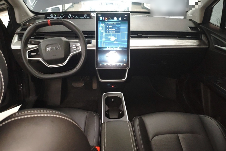 哪吒汽车 哪吒AYA 2023款 318 Lite中控内饰7002